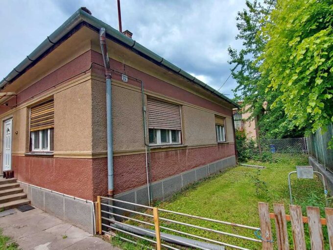 Dömsödön összközműves családi ház eladó