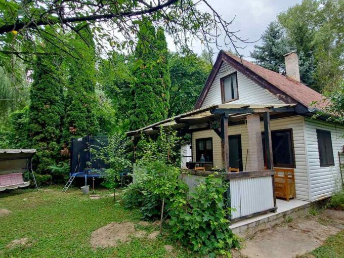 Eladó nyaraló stéggel Ráckevén szigeten