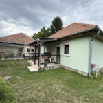 2 ház 916 m2-es összközműves telken Szigetszentmiklós