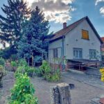 Eladó családi ház beépíthető tetőtérrel Szigethalom kertvárosban