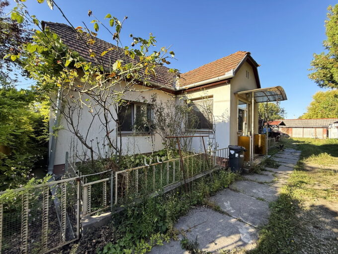 2 ház egy telken Szigetszentmiklós központjában 1139 m2-es telken