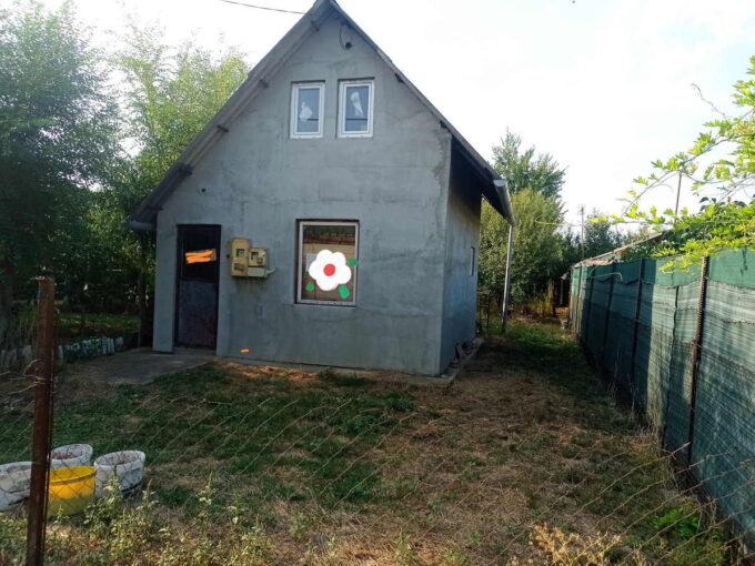 Gyógy- és strandfürdő közelében nyaraló eladó Túrkeve