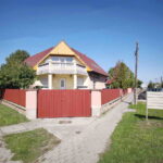 Vállalkozásra is alkalmas családi ház eladó Kiskörén