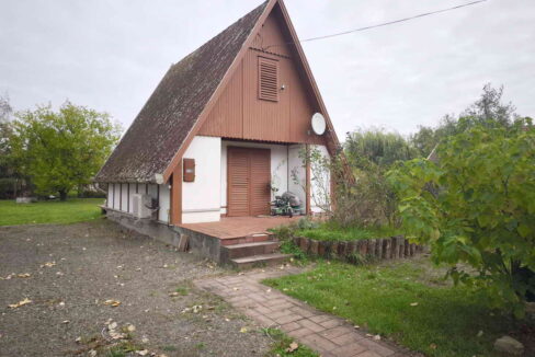 Vízpart közeli nyaraló eladó Tisza-tó, Kisköre