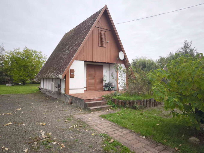 Vízpart közeli nyaraló eladó Tisza-tó, Kisköre