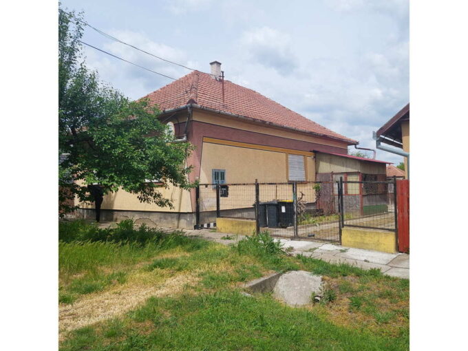 Praktikus, családi otthon kialakítására alkalmas ház