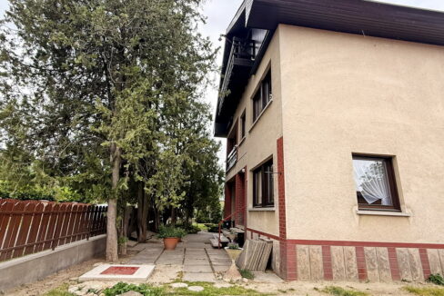 Két generációs, vállalkozásra is alkalmas családi ház