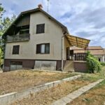 Családi ház garázzsal Majosházán eladó