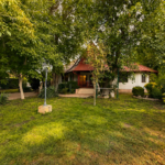 Eladó 249 m²-es, prémium családi ház 1368 m²-es dupla telken
